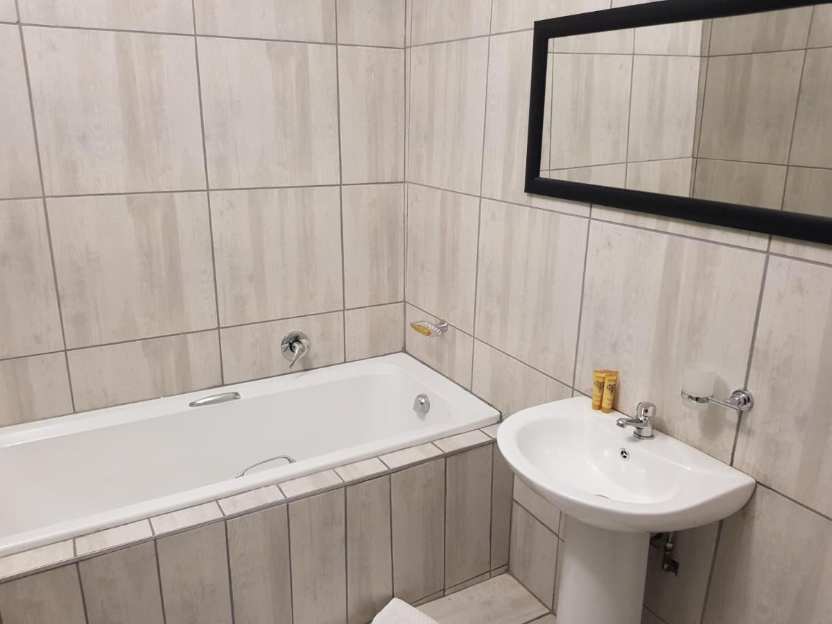 Good 2 Go Guest House بينوني المظهر الخارجي الصورة
